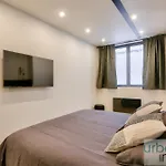 Urban Flat 170 - Amelot Apartment In Center Of Paris