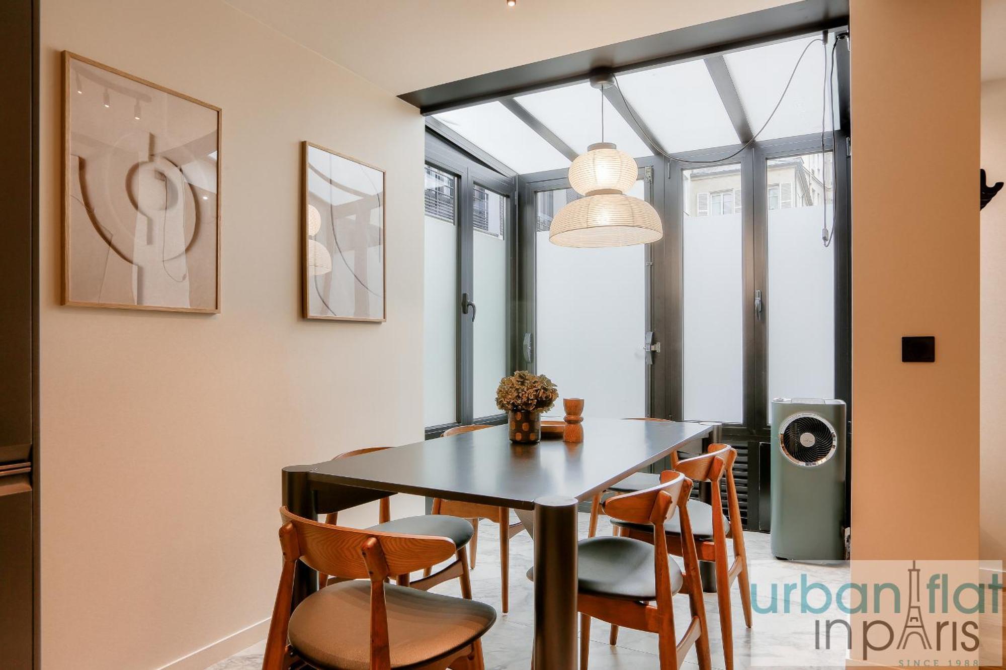 Urban Flat 170 - Amelot In Center Of Apartment